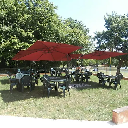 Penzion La Rosa Na Vinianskom Jazere Vinné